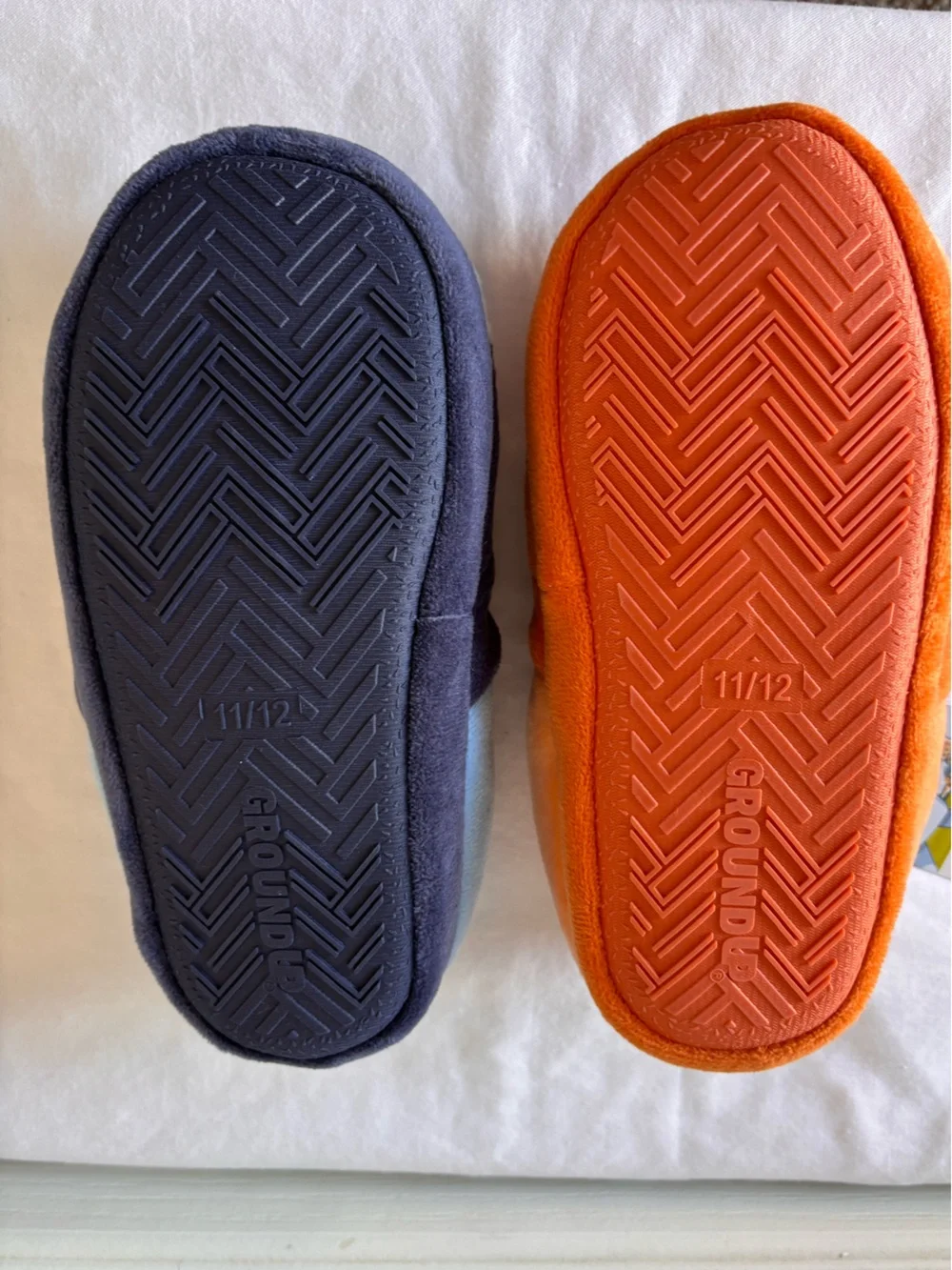 Bluey and Bingo plush slippers- little kid size 11/12 NEW